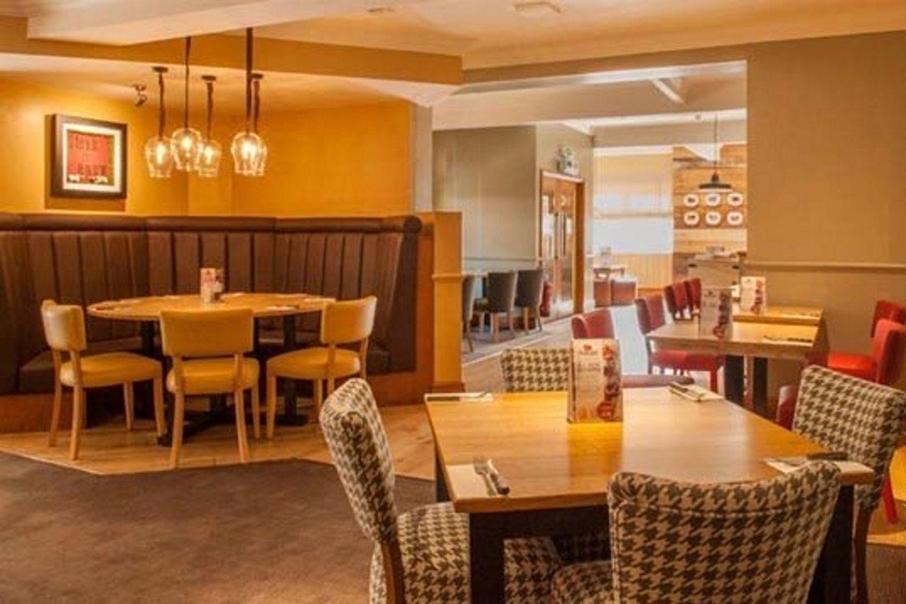 Premier Inn Guildford North - A3 Экстерьер фото