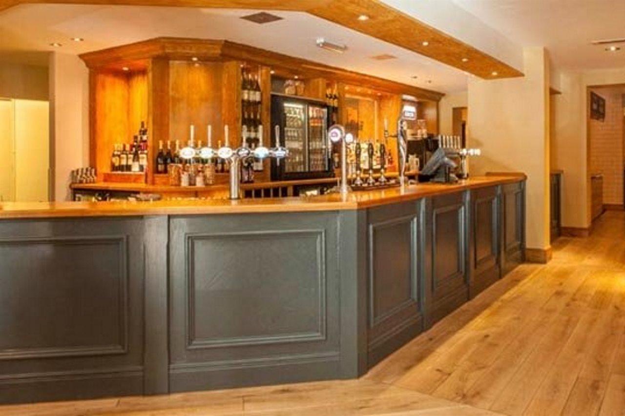 Premier Inn Guildford North - A3 Экстерьер фото